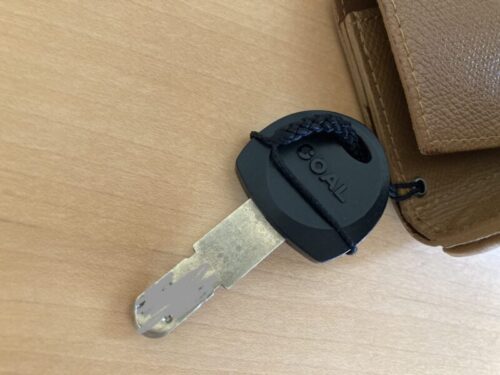 アブラサス、小さい財布への鍵の取り付け方6