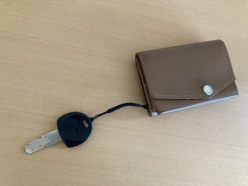 アブラサス、小さい財布への鍵の取り付け方　完成