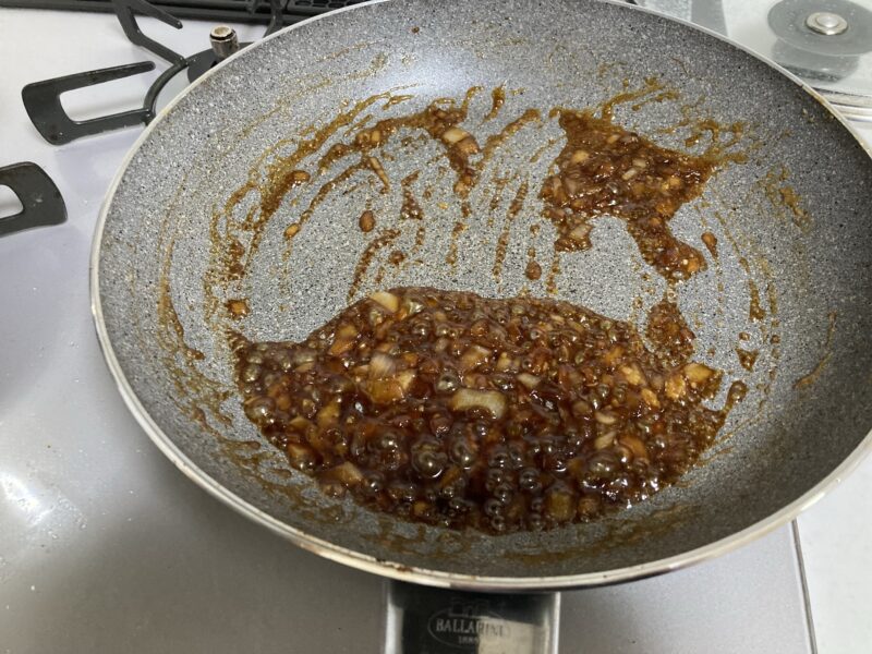 リュウジのバズレシピ「世界で一番ご飯に合うハンバーグ」ソース作り